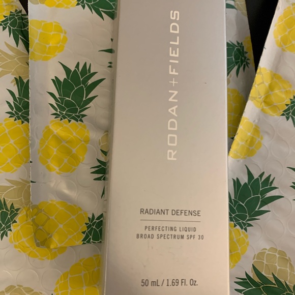 Rodan+Fields Radiant Defense in Beige2 - Picture 2 of 7